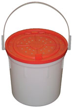 Challenge Plastics Plastic Bait Bucket 4Qt (50055)